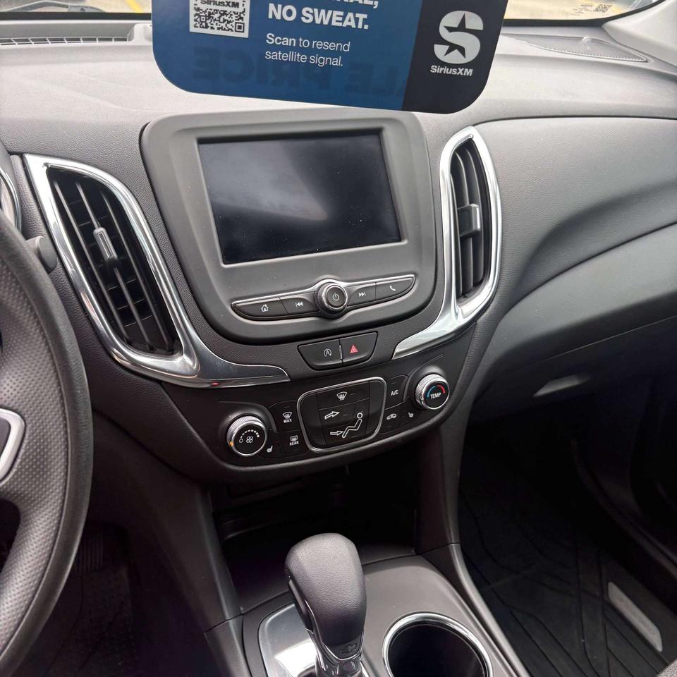 2022 Chevrolet Equinox LT FWD   Clean Carfax Photo