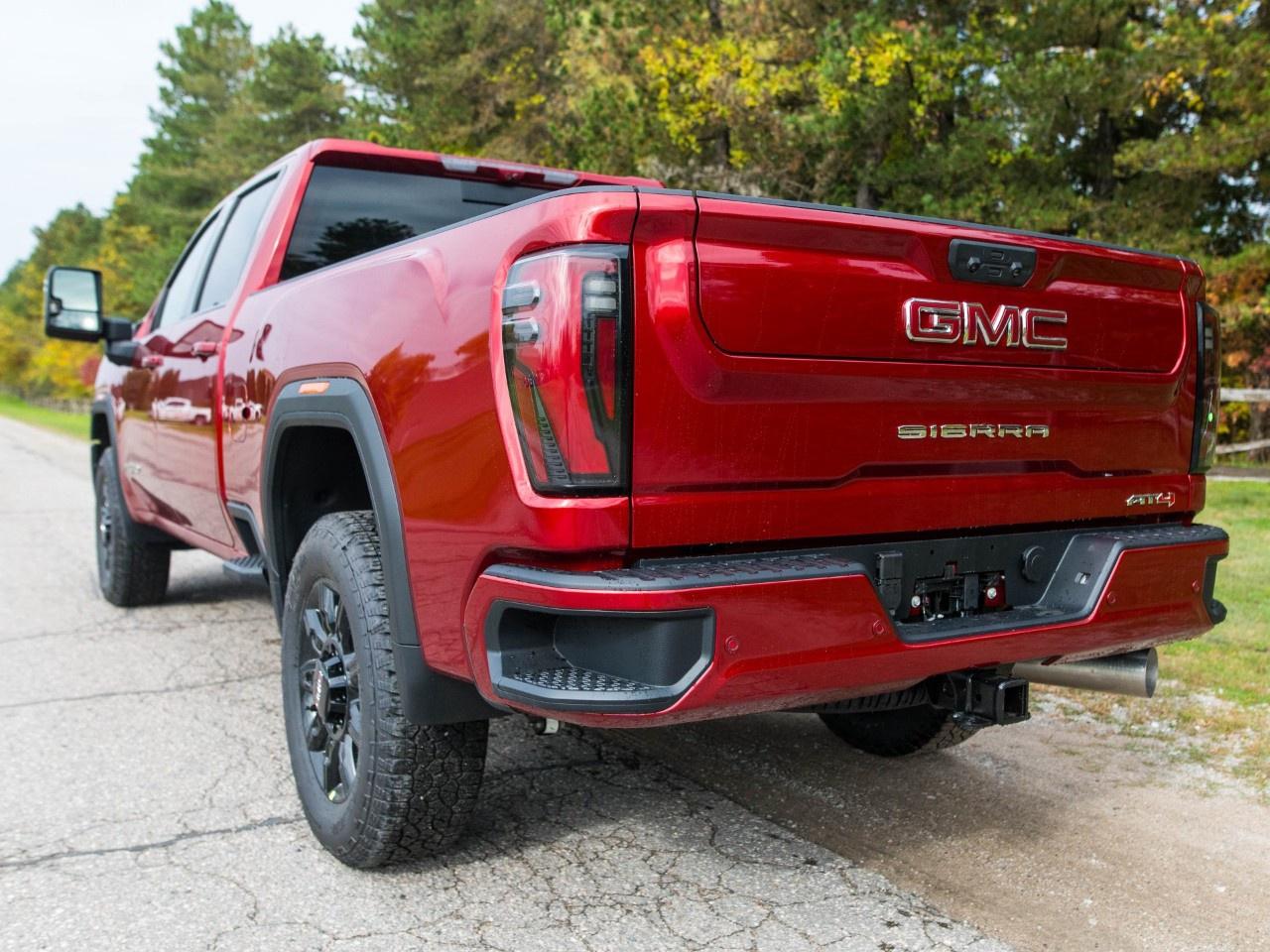 2026 GMC SIERRA 2500HD Crew Cab Standard Box 4-Wheel Drive AT4 Photo2