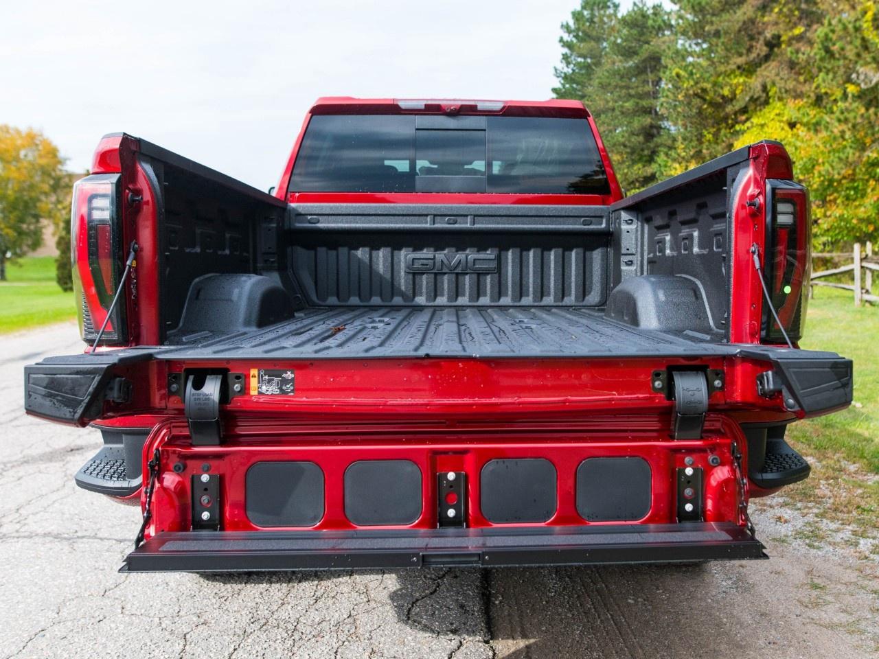 2026 GMC SIERRA 2500HD Crew Cab Standard Box 4-Wheel Drive AT4 Photo