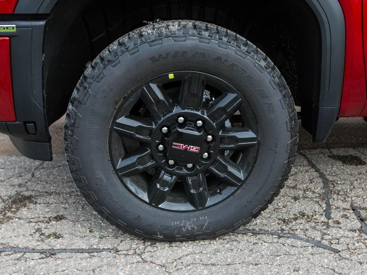 2026 GMC SIERRA 2500HD Crew Cab Standard Box 4-Wheel Drive AT4 Photo