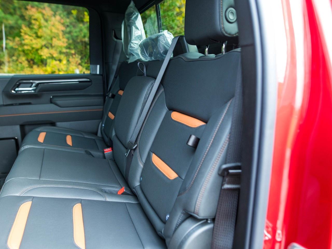 2026 GMC SIERRA 2500HD Crew Cab Standard Box 4-Wheel Drive AT4 Photo