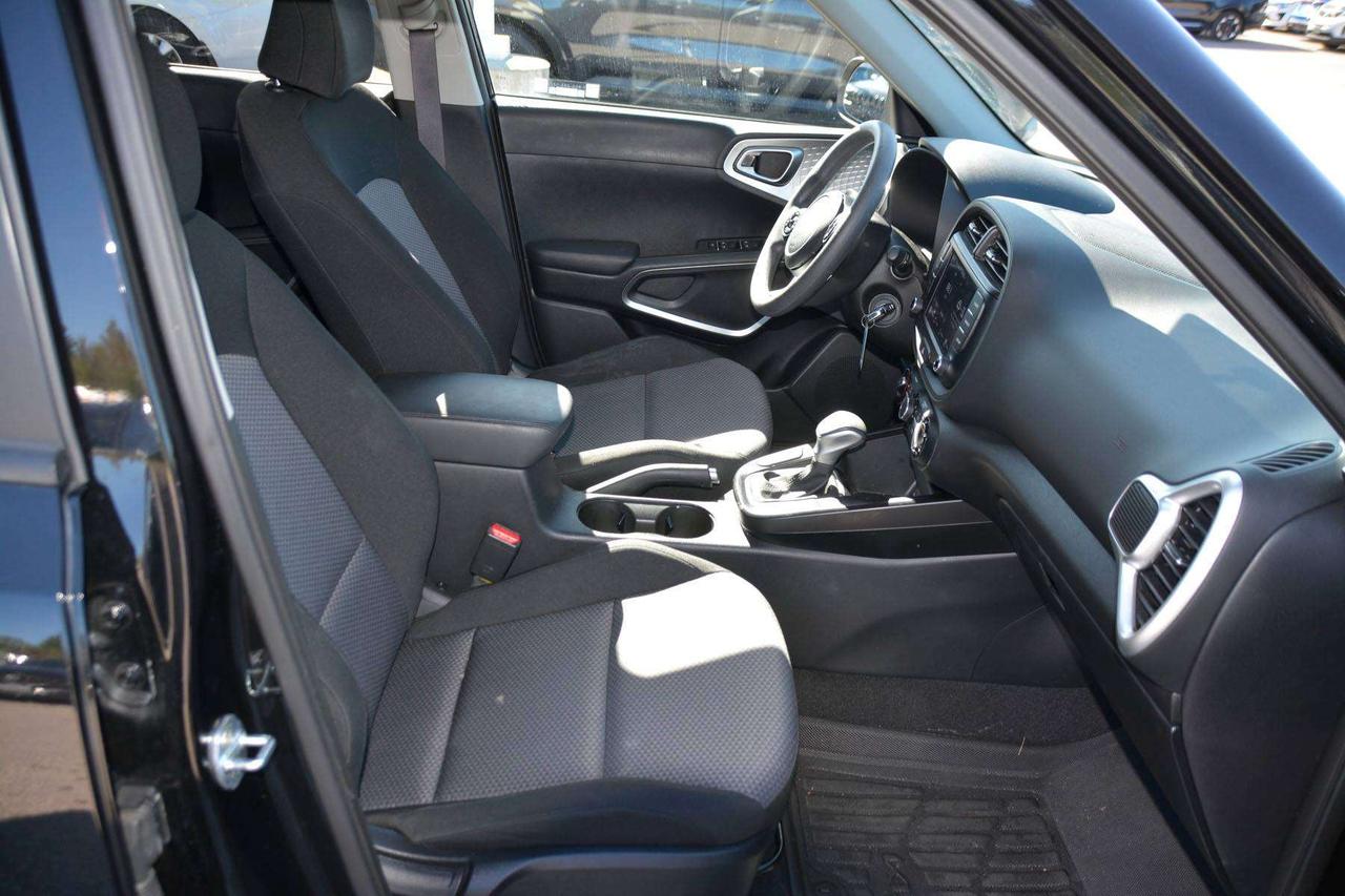 2022 Kia Soul LX Photo