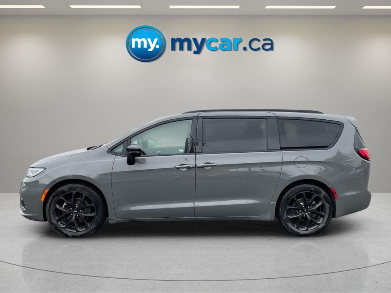 2025 Chrysler Pacifica Limited Front-Wheel Drive Passenger Van Photo2