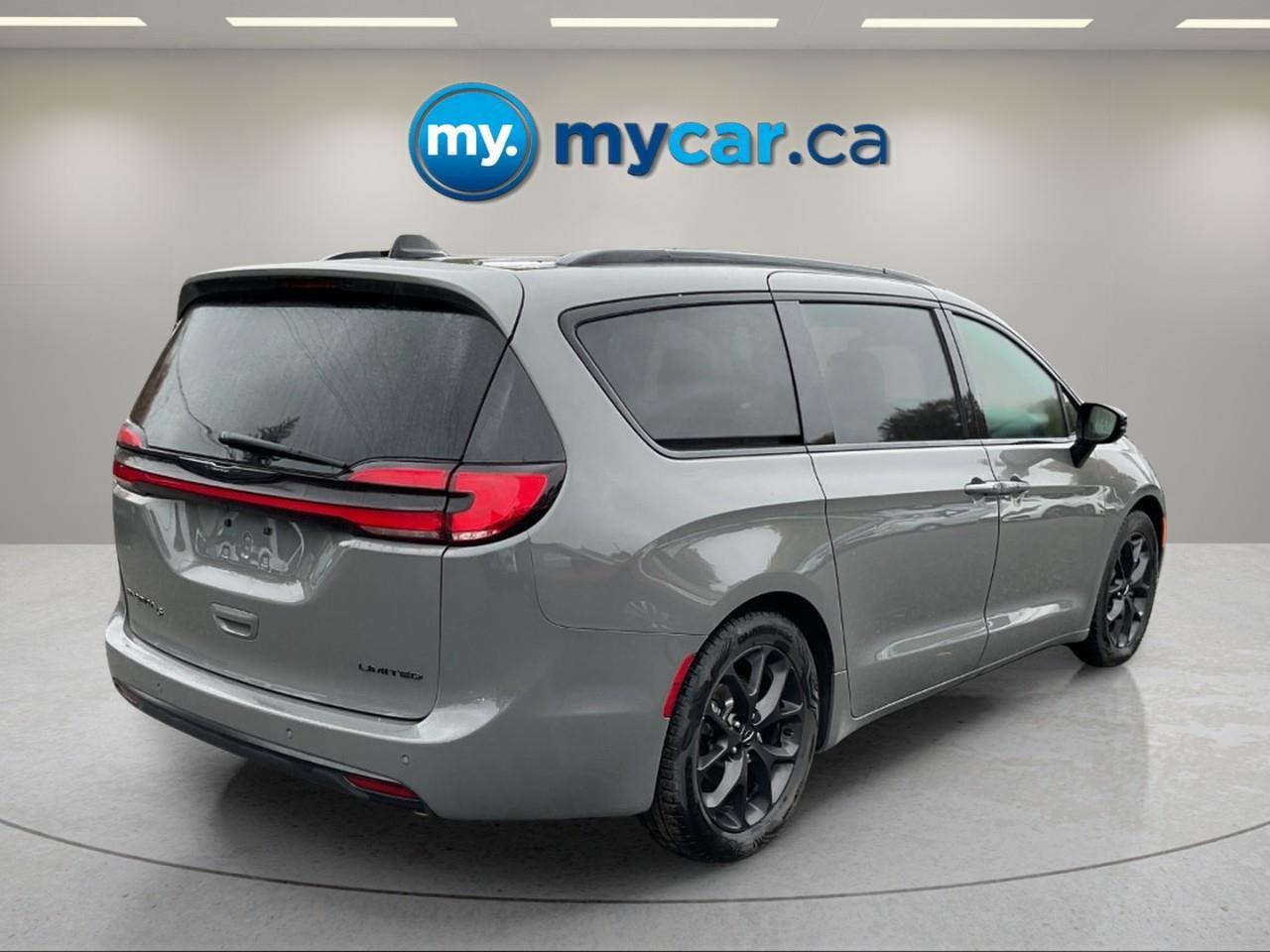 2025 Chrysler Pacifica Limited Front-Wheel Drive Passenger Van Photo