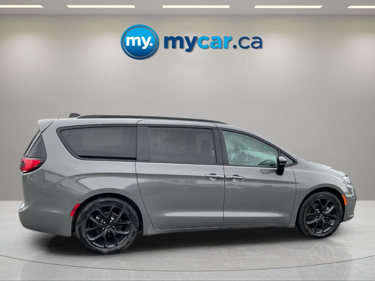 2025 Chrysler Pacifica Limited Front-Wheel Drive Passenger Van Photo