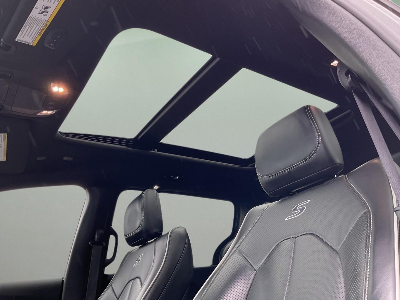 2025 Chrysler Pacifica Limited Front-Wheel Drive Passenger Van Photo