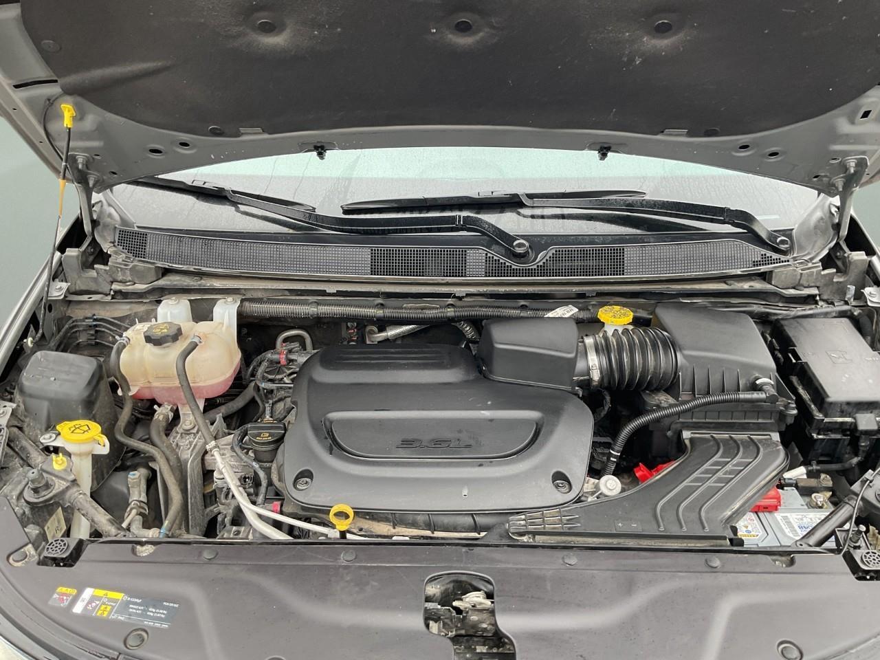 2025 Chrysler Pacifica Limited Front-Wheel Drive Passenger Van Photo