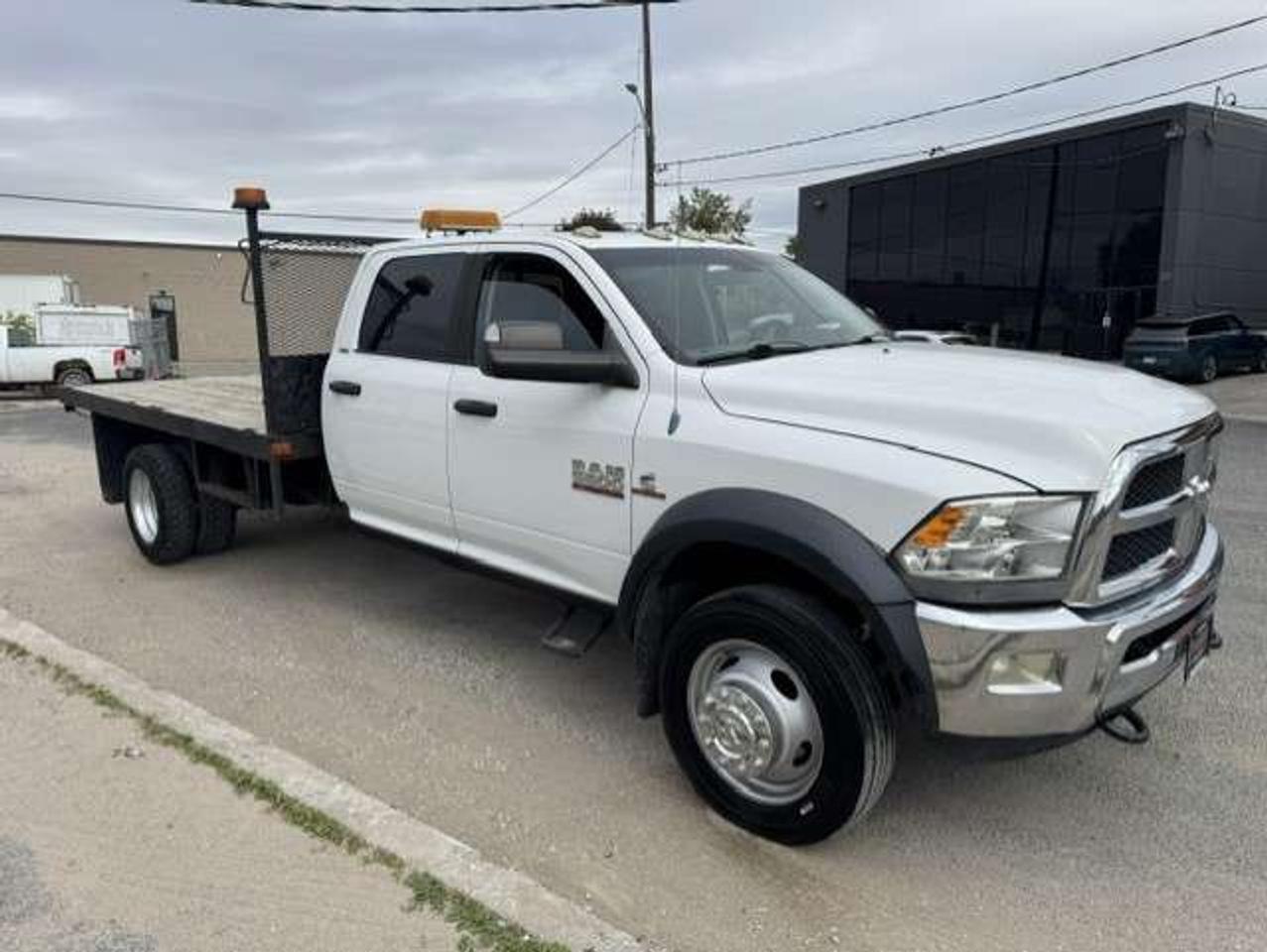 2013 RAM 5500 SLT 4WD 6.7L CUMMINS DIESEL-12' FLAT DECK-CREW CAB Photo4