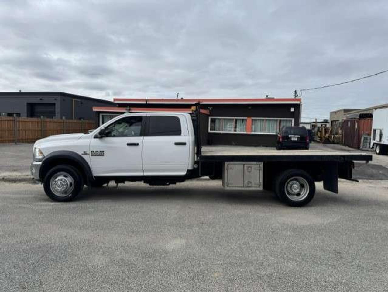 2013 RAM 5500 SLT 4WD 6.7L CUMMINS DIESEL-12' FLAT DECK-CREW CAB Photo1