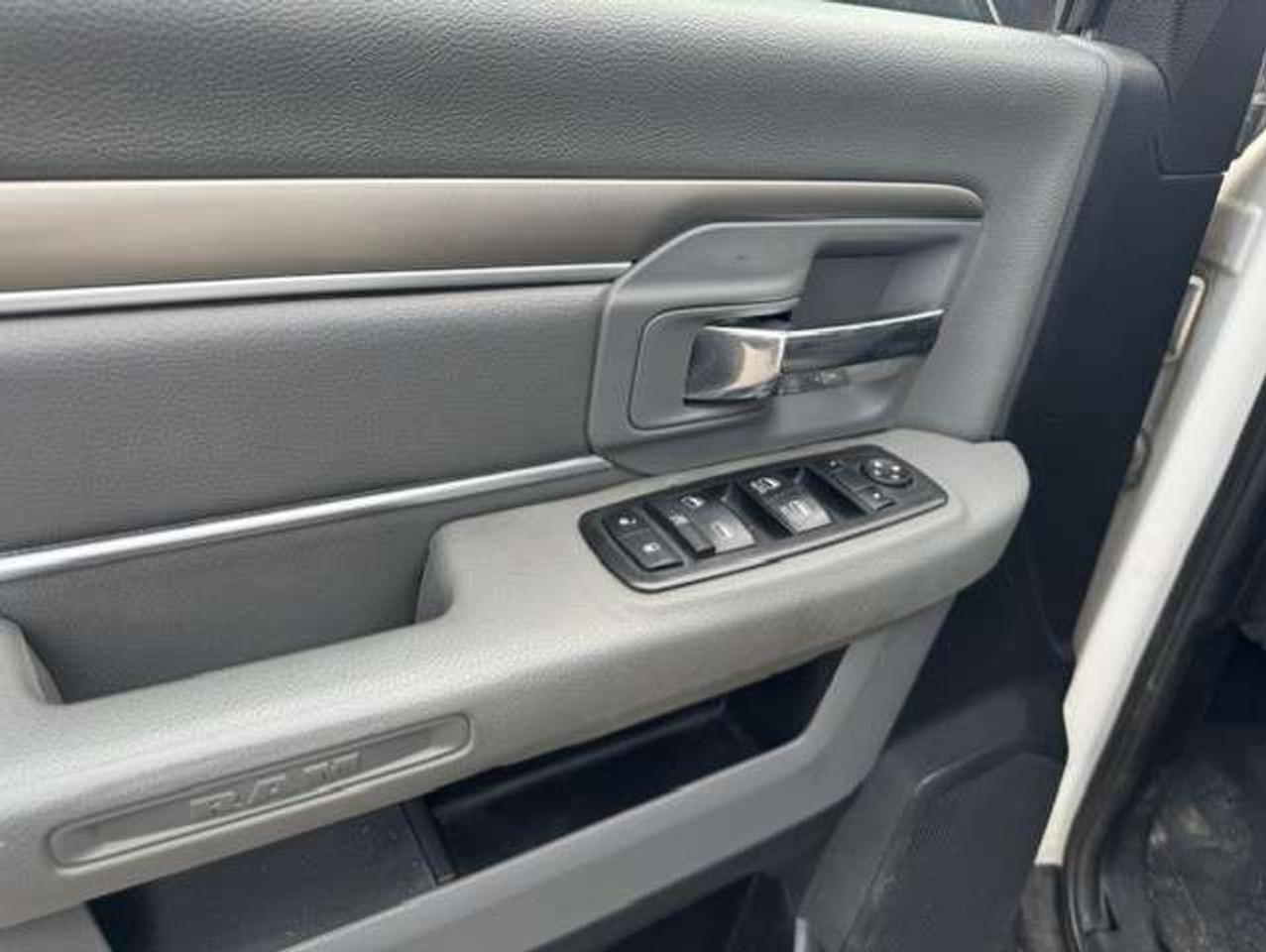2013 RAM 5500 SLT 4WD 6.7L CUMMINS DIESEL-12' FLAT DECK-CREW CAB Photo
