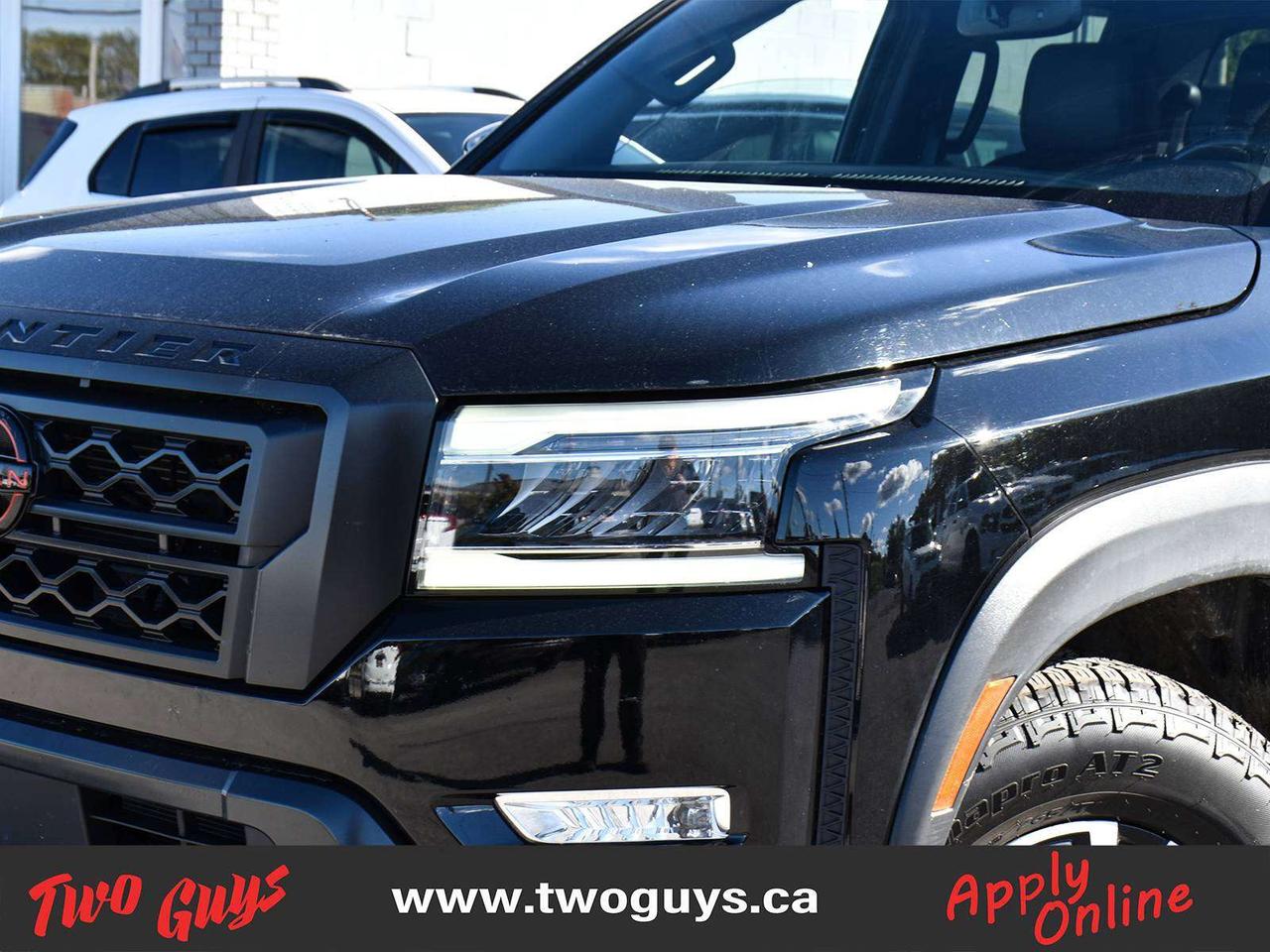 2022 Nissan Frontier PRO-4X LUXURY   3.8L Crew 4WD   Leather   Sunroof Photo3