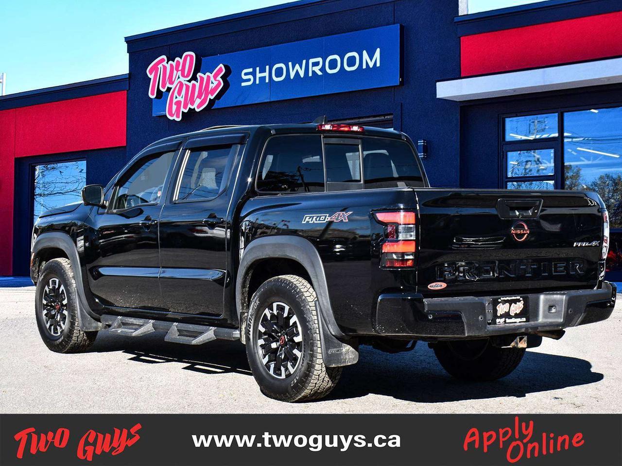2022 Nissan Frontier PRO-4X LUXURY   3.8L Crew 4WD   Leather   Sunroof Photo
