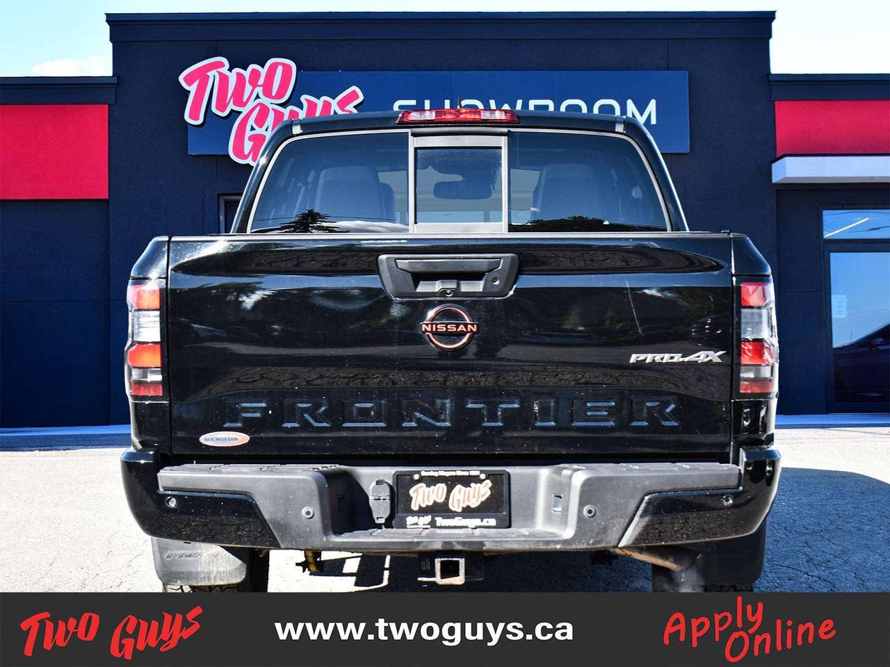 2022 Nissan Frontier PRO-4X LUXURY   3.8L Crew 4WD   Leather   Sunroof Photo