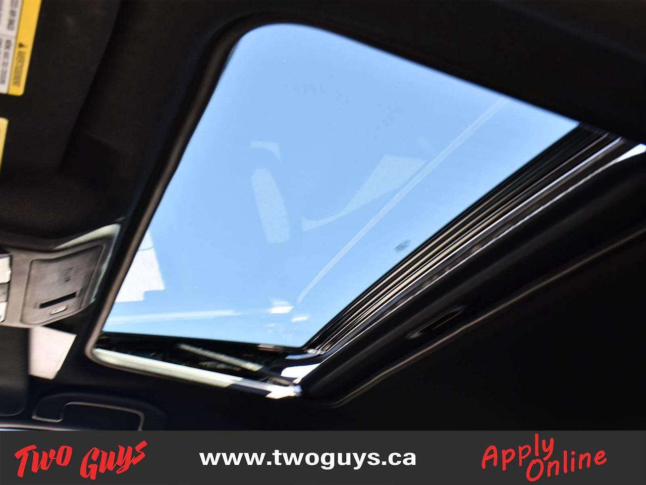2022 Nissan Frontier PRO-4X LUXURY   3.8L Crew 4WD   Leather   Sunroof Photo