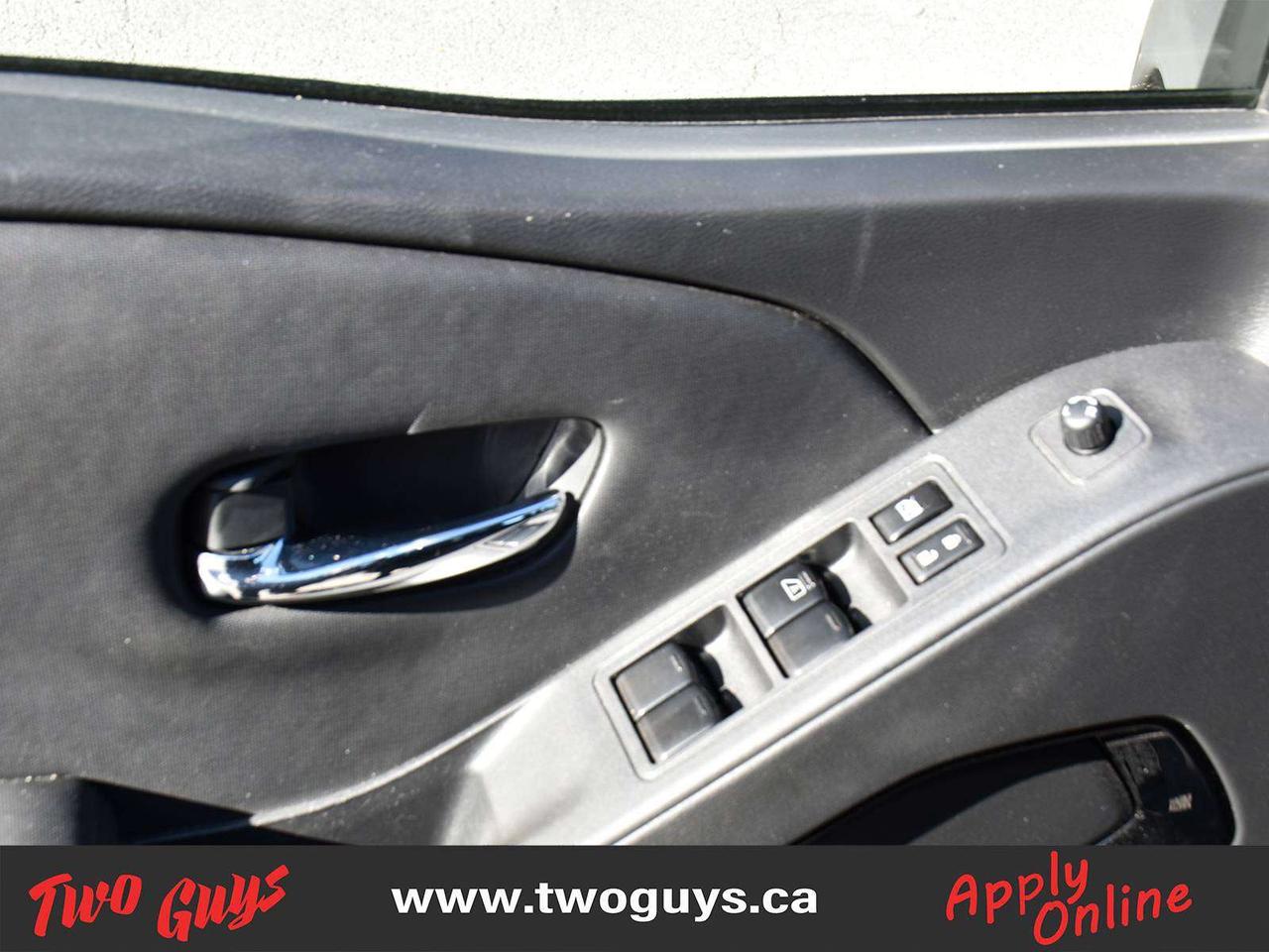 2022 Nissan Frontier PRO-4X LUXURY   3.8L Crew 4WD   Leather   Sunroof Photo