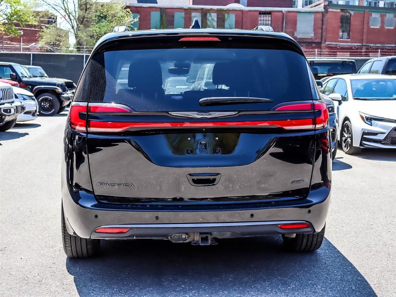 2024 Chrysler Pacifica Touring-L AWD Photo