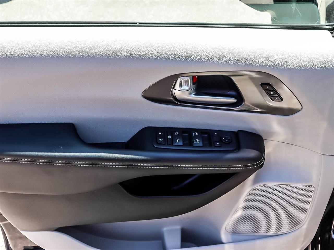 2024 Chrysler Pacifica Touring-L AWD Photo