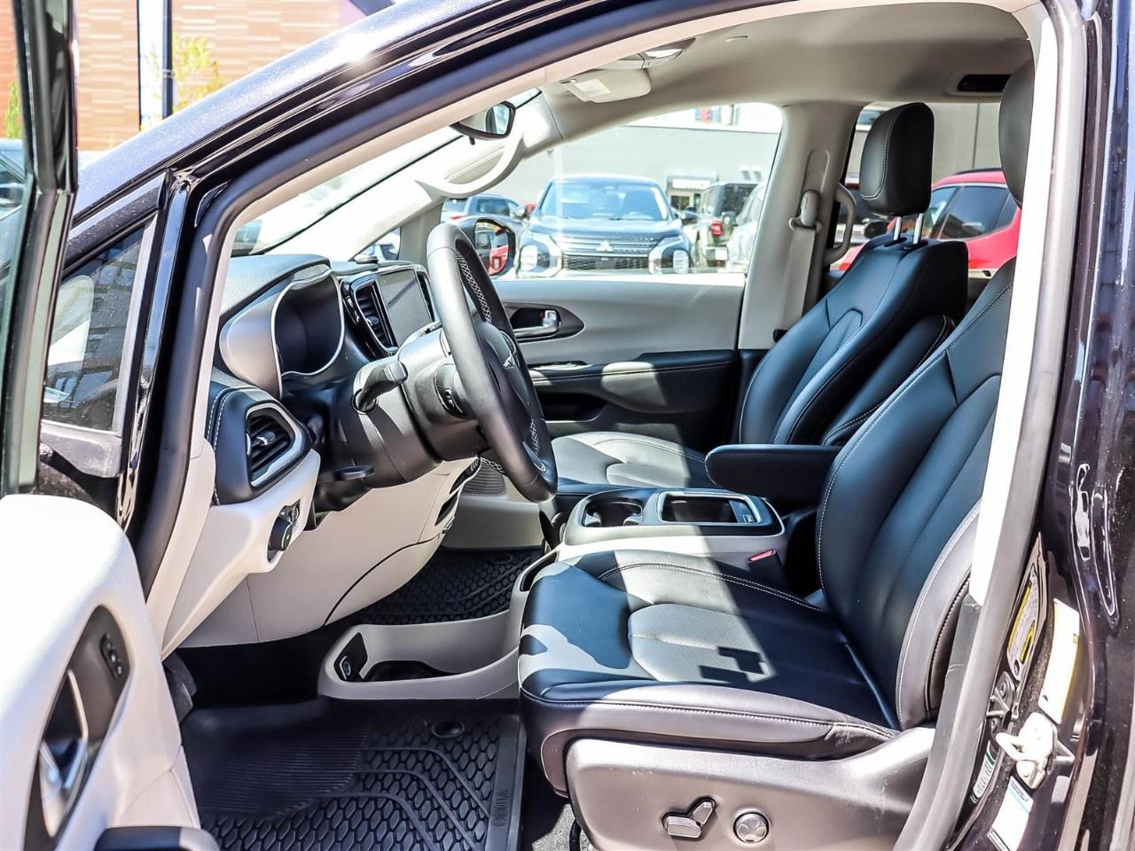 2024 Chrysler Pacifica Touring-L AWD Photo