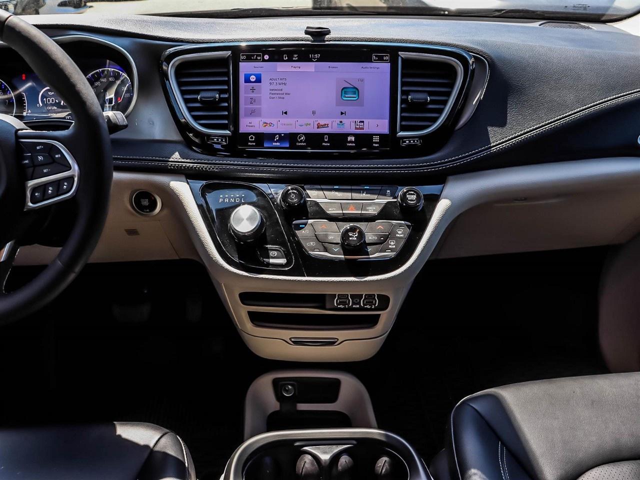 2024 Chrysler Pacifica Touring-L AWD Photo