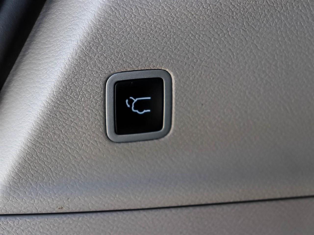 2024 Chrysler Pacifica Touring-L AWD Photo