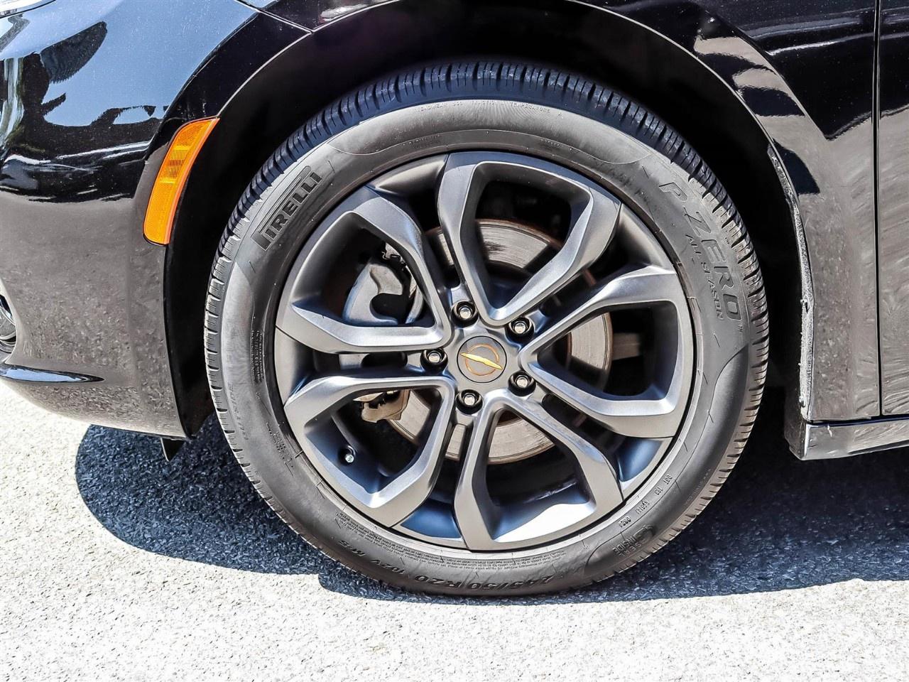 2024 Chrysler Pacifica Touring-L AWD Photo
