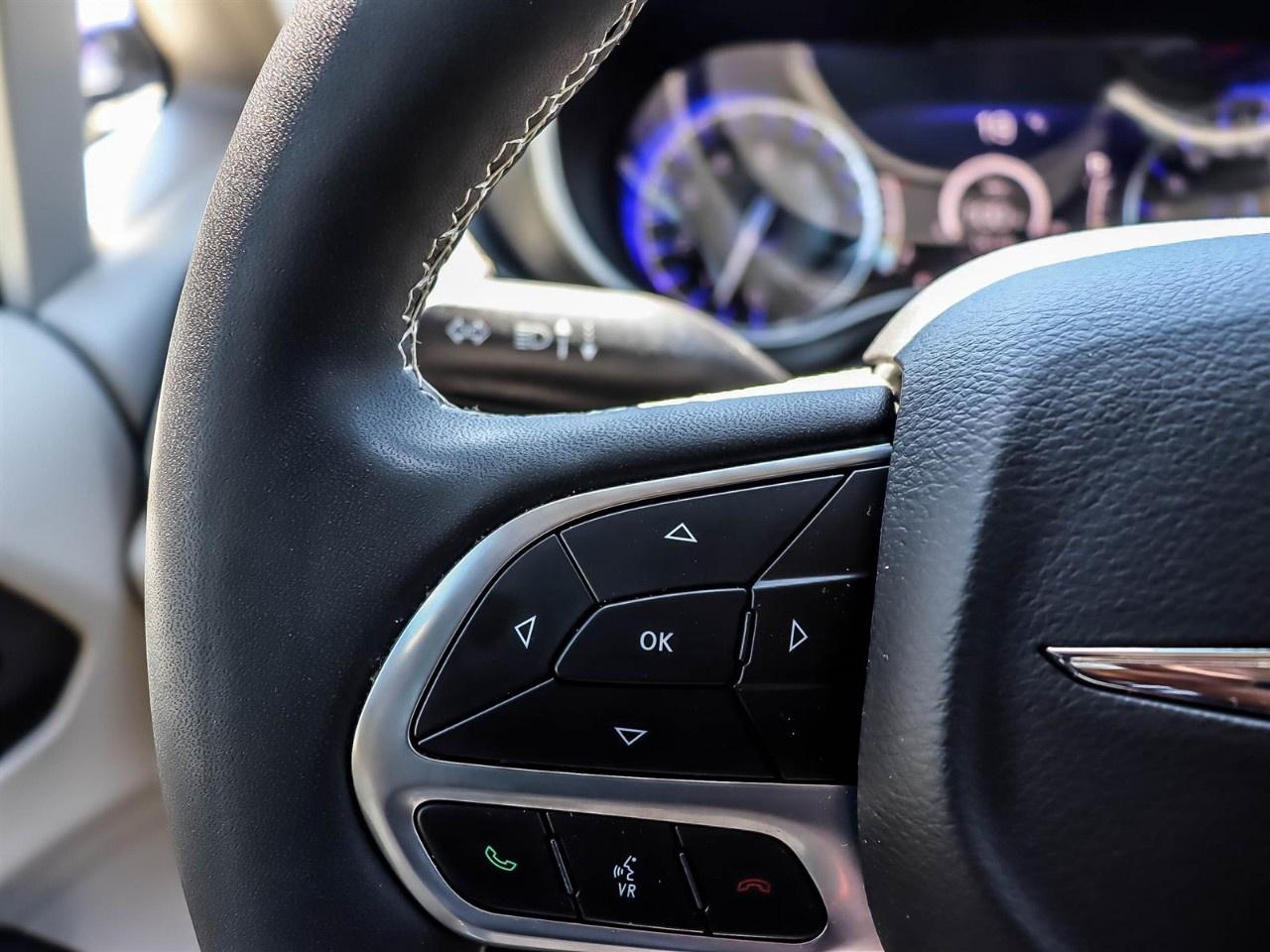 2024 Chrysler Pacifica Touring-L AWD Photo
