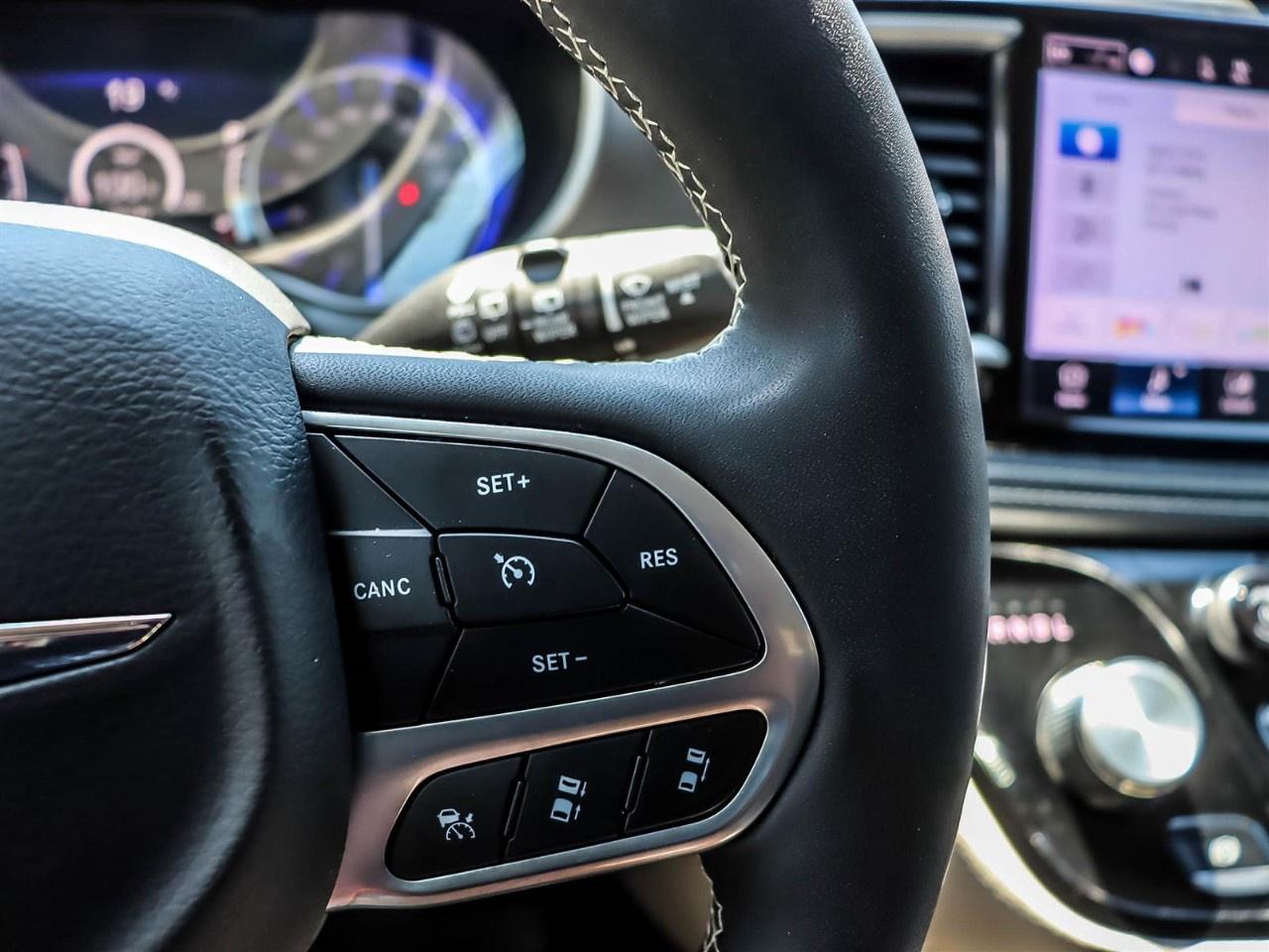2024 Chrysler Pacifica Touring-L AWD Photo