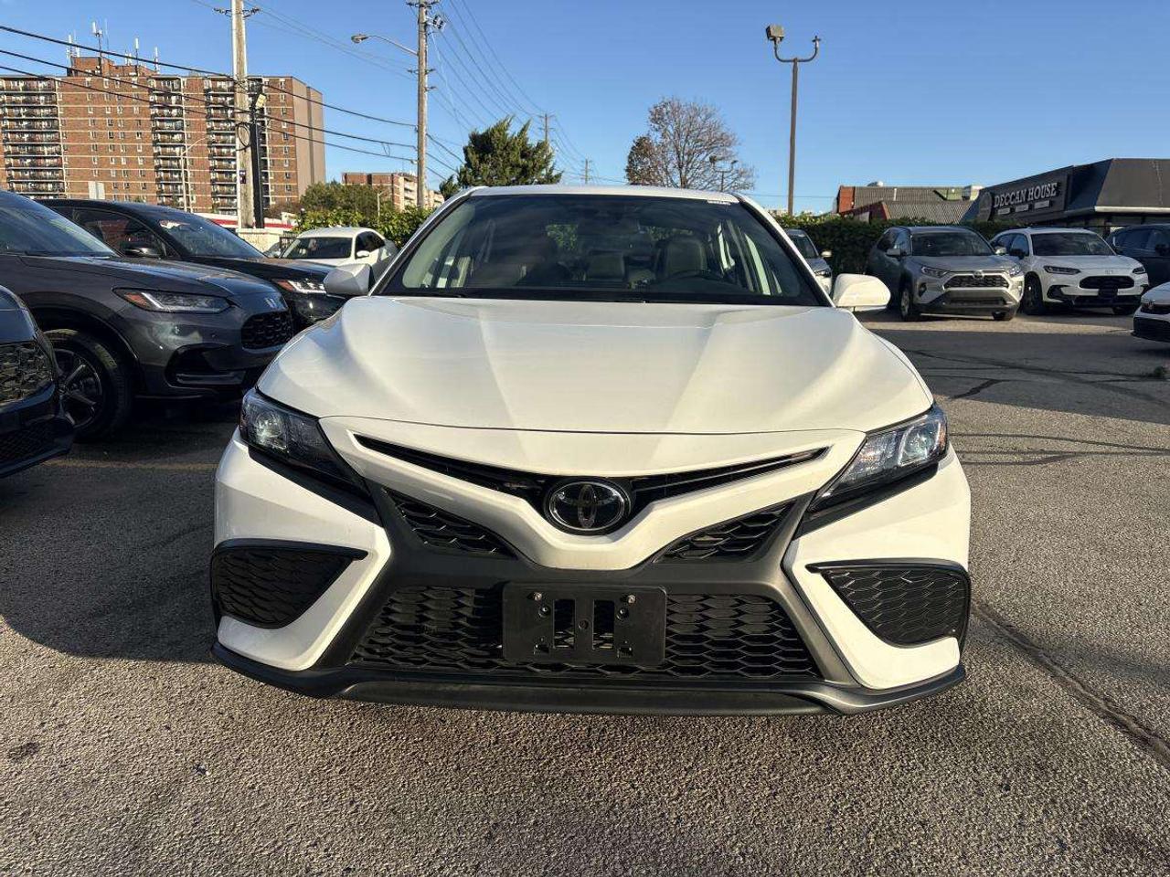 2023 Toyota Camry SE Low Mileage Photo