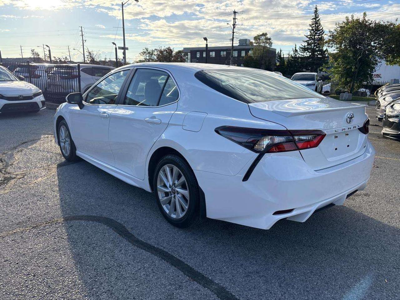 2023 Toyota Camry SE Low Mileage Photo