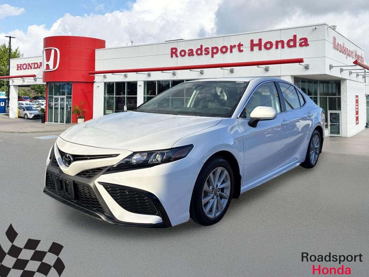 2023 Toyota Camry SE Low Mileage Photo