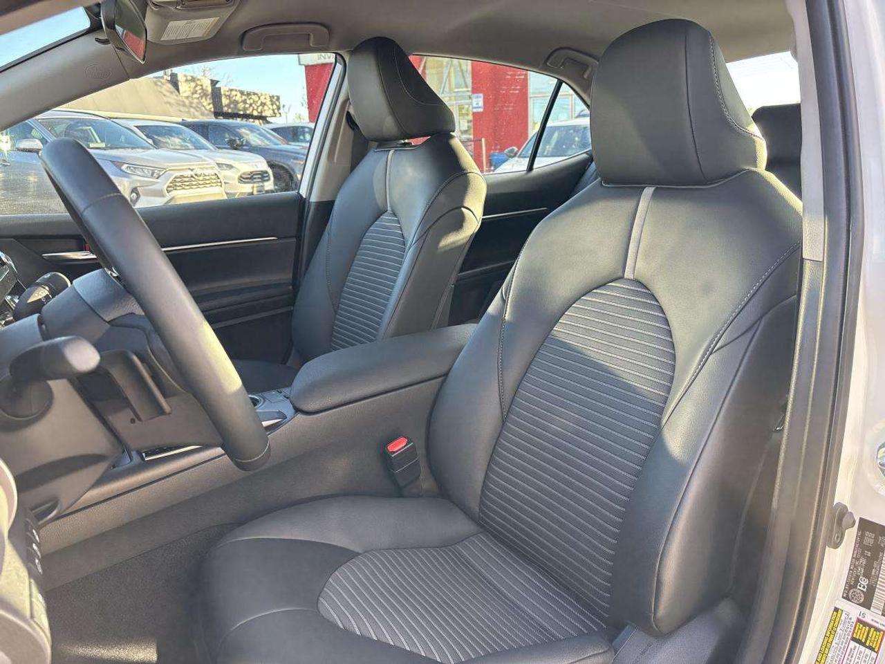 2023 Toyota Camry SE Low Mileage Photo