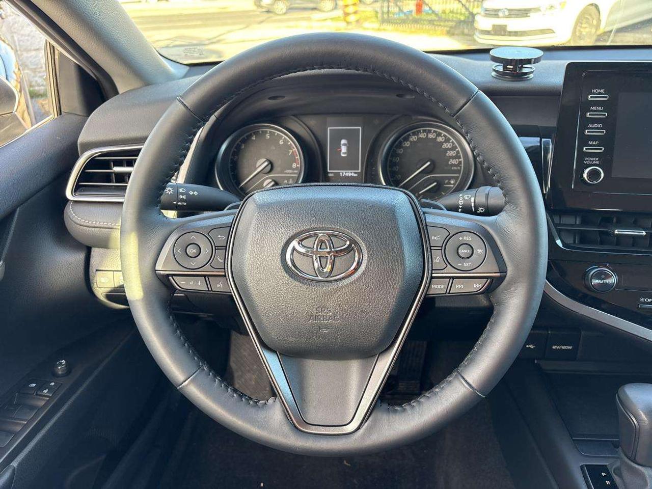 2023 Toyota Camry SE Low Mileage Photo