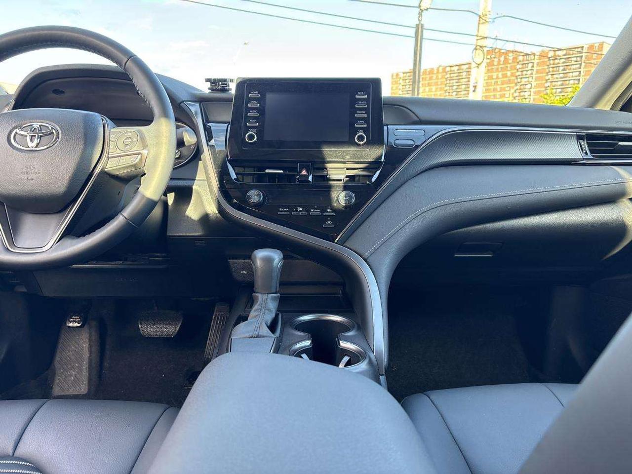 2023 Toyota Camry SE Low Mileage Photo