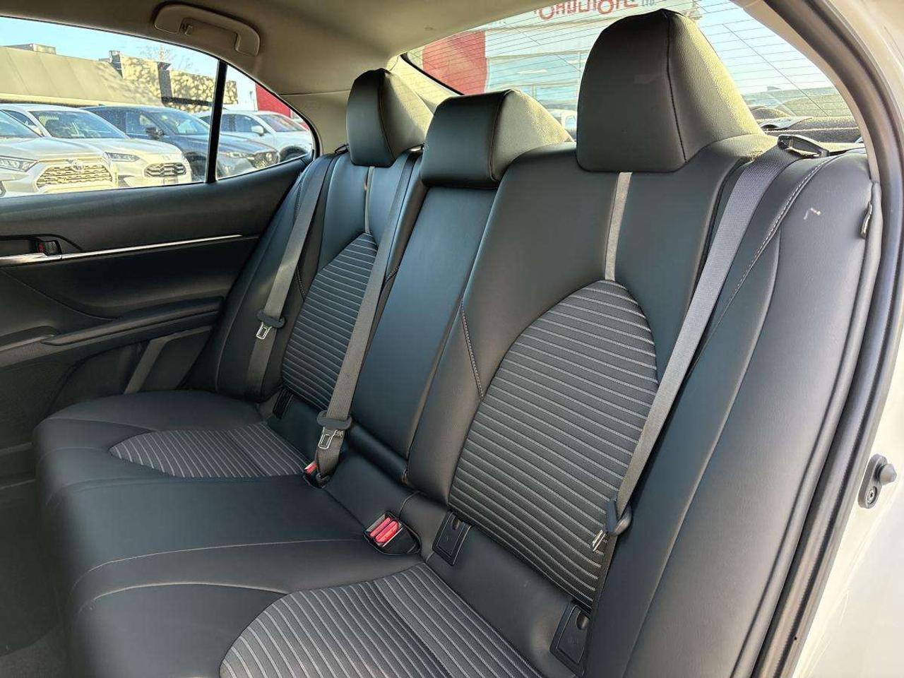 2023 Toyota Camry SE Low Mileage Photo