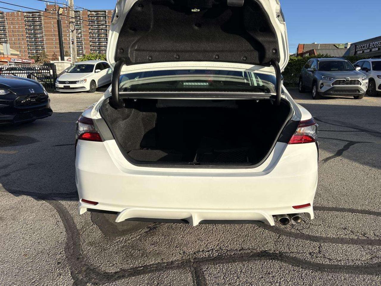 2023 Toyota Camry SE Low Mileage Photo