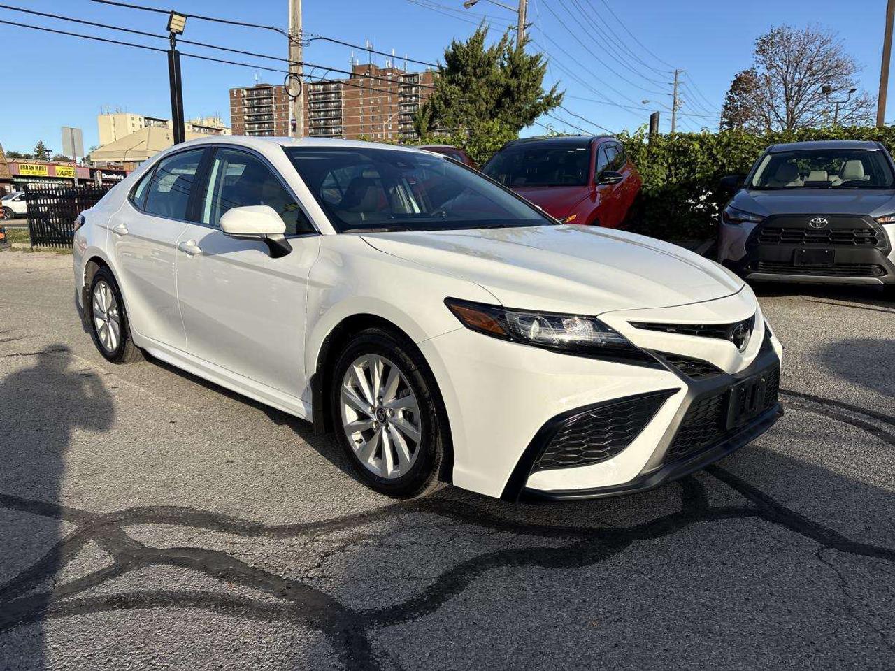 2023 Toyota Camry SE Low Mileage Photo