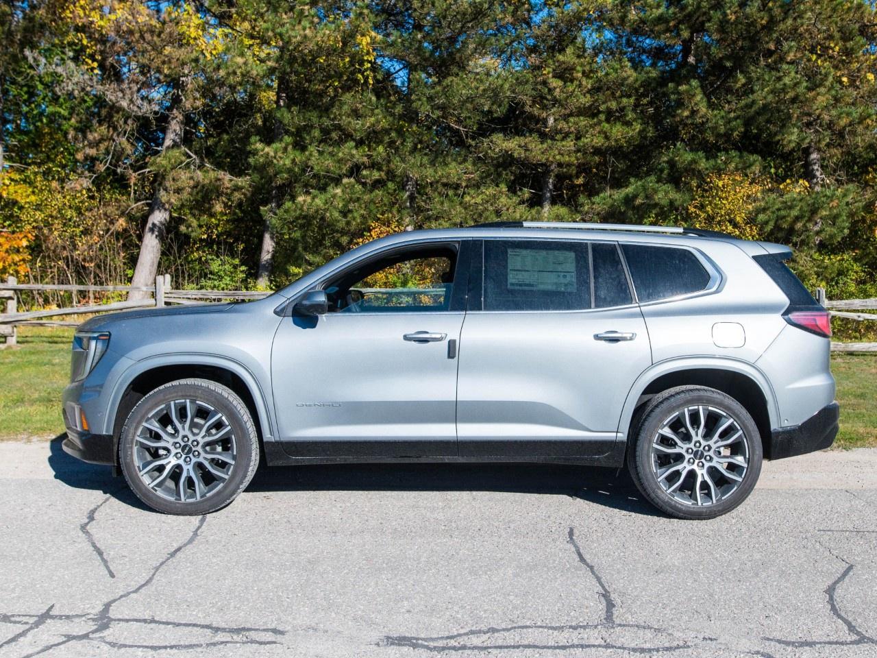 2027 GMC Acadia AWD Denali Ultimate Photo5