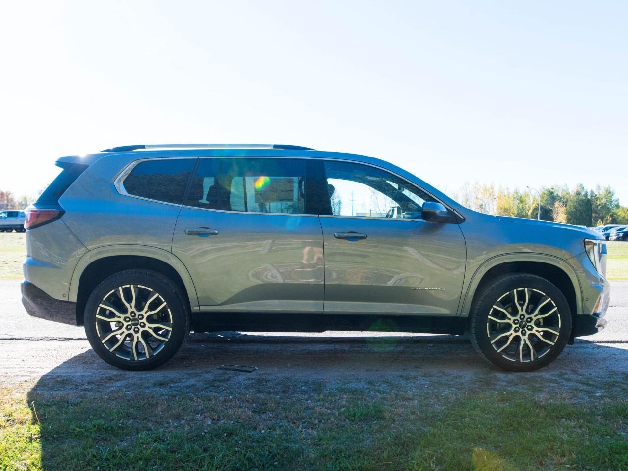2027 GMC Acadia AWD Denali Ultimate Photo