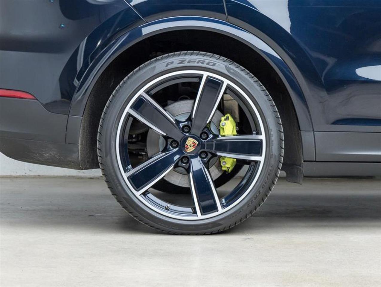 2023 Porsche Cayenne  Photo