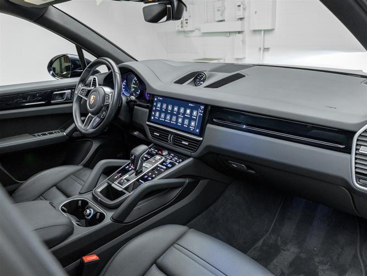 2023 Porsche Cayenne  Photo