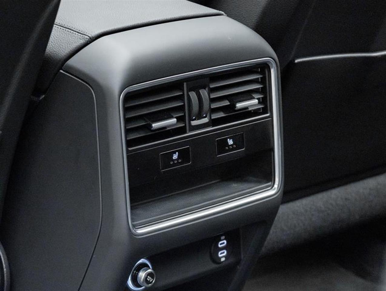 2023 Porsche Cayenne  Photo