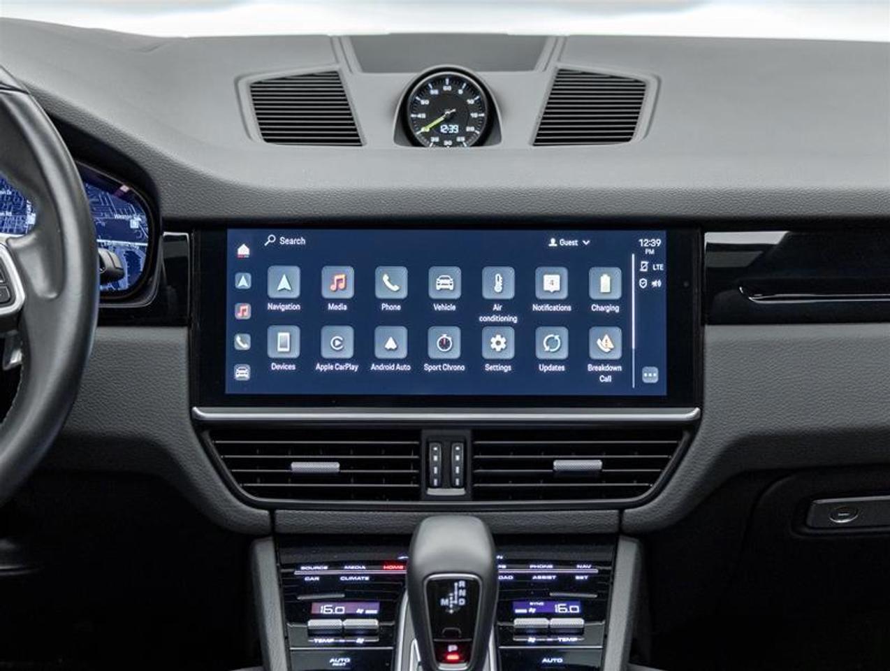 2023 Porsche Cayenne  Photo