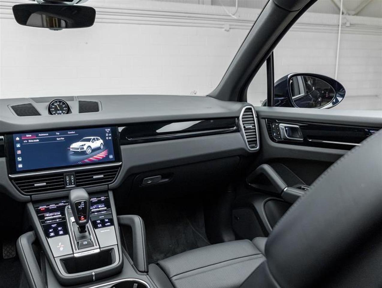 2023 Porsche Cayenne  Photo