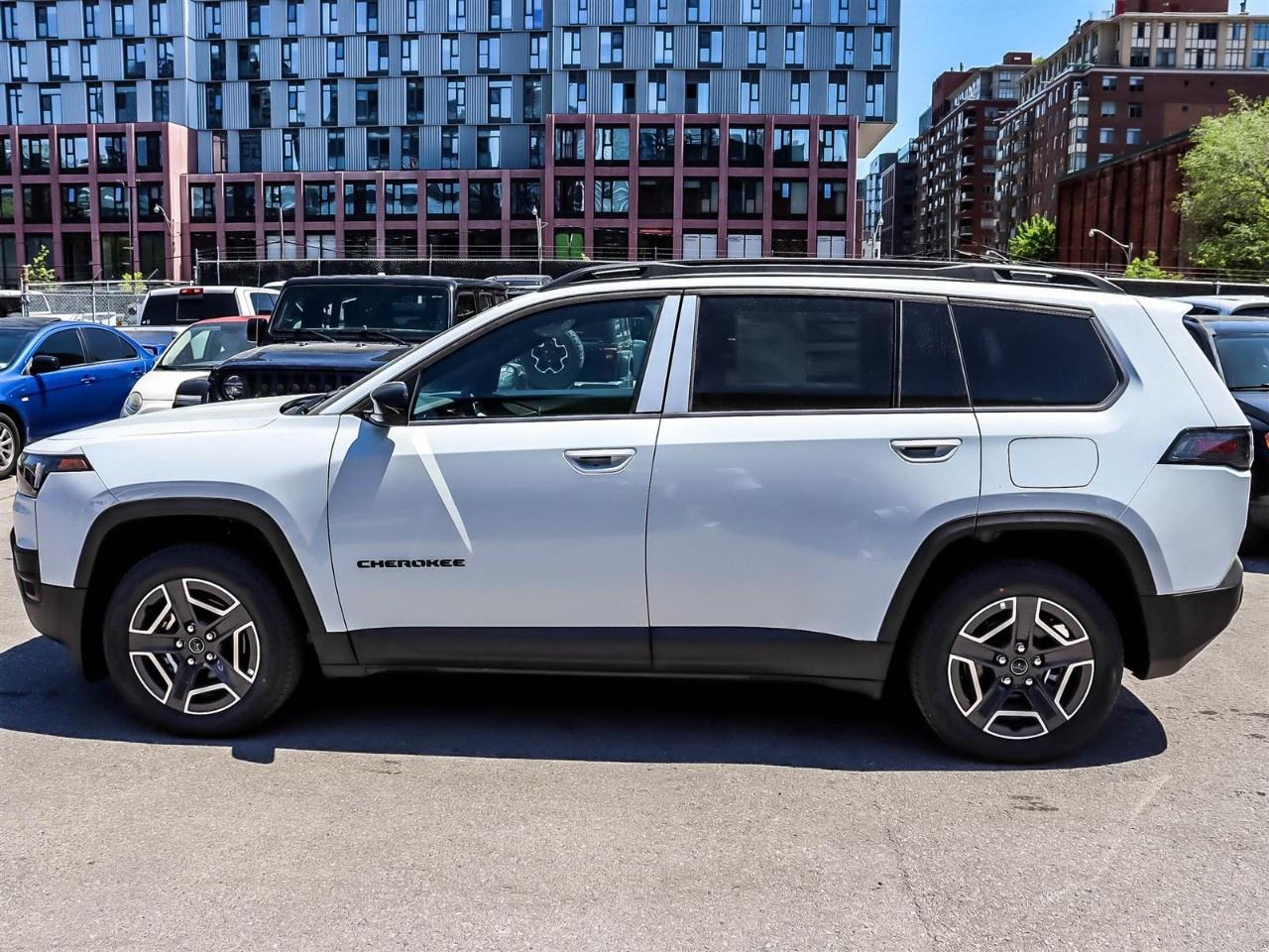 2026 Jeep Cherokee LAREDO 4x4 Photo