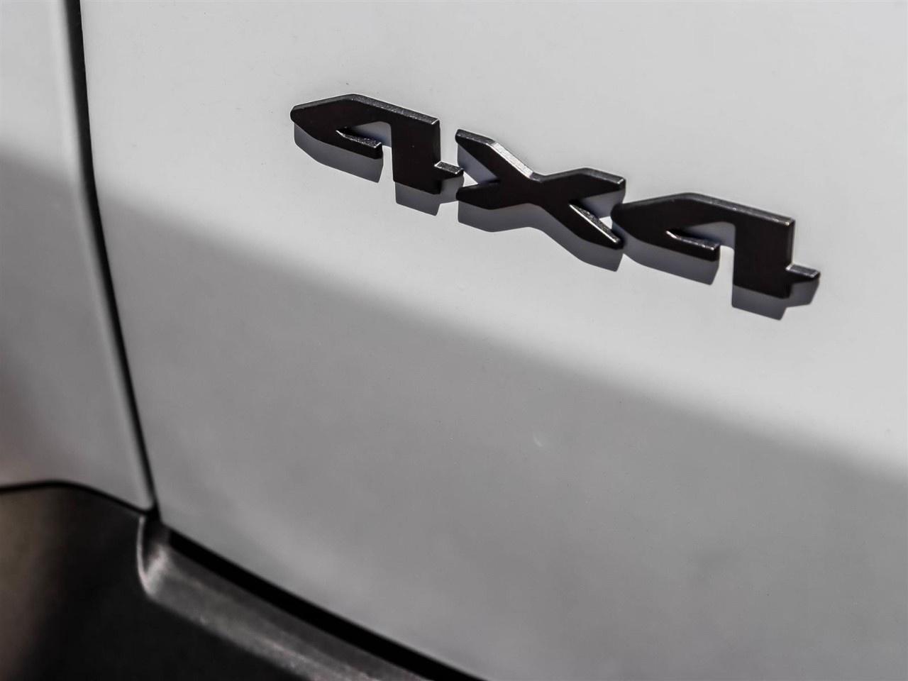 2026 Jeep Cherokee LAREDO 4x4 Photo