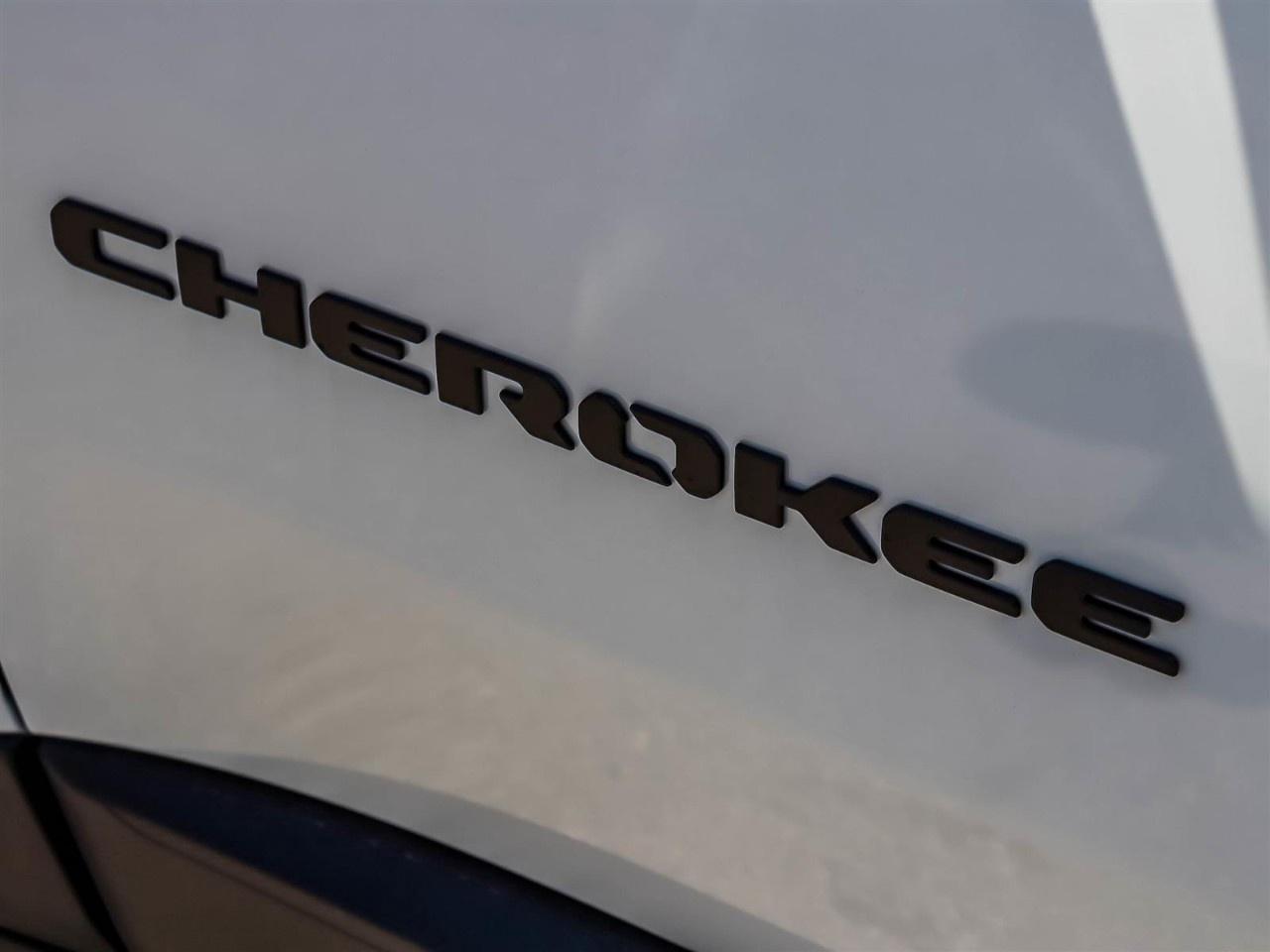 2026 Jeep Cherokee LAREDO 4x4 Photo
