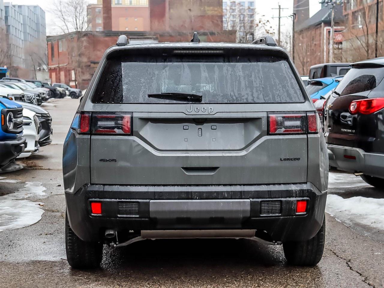 2026 Jeep Cherokee LAREDO 4x4 Photo2