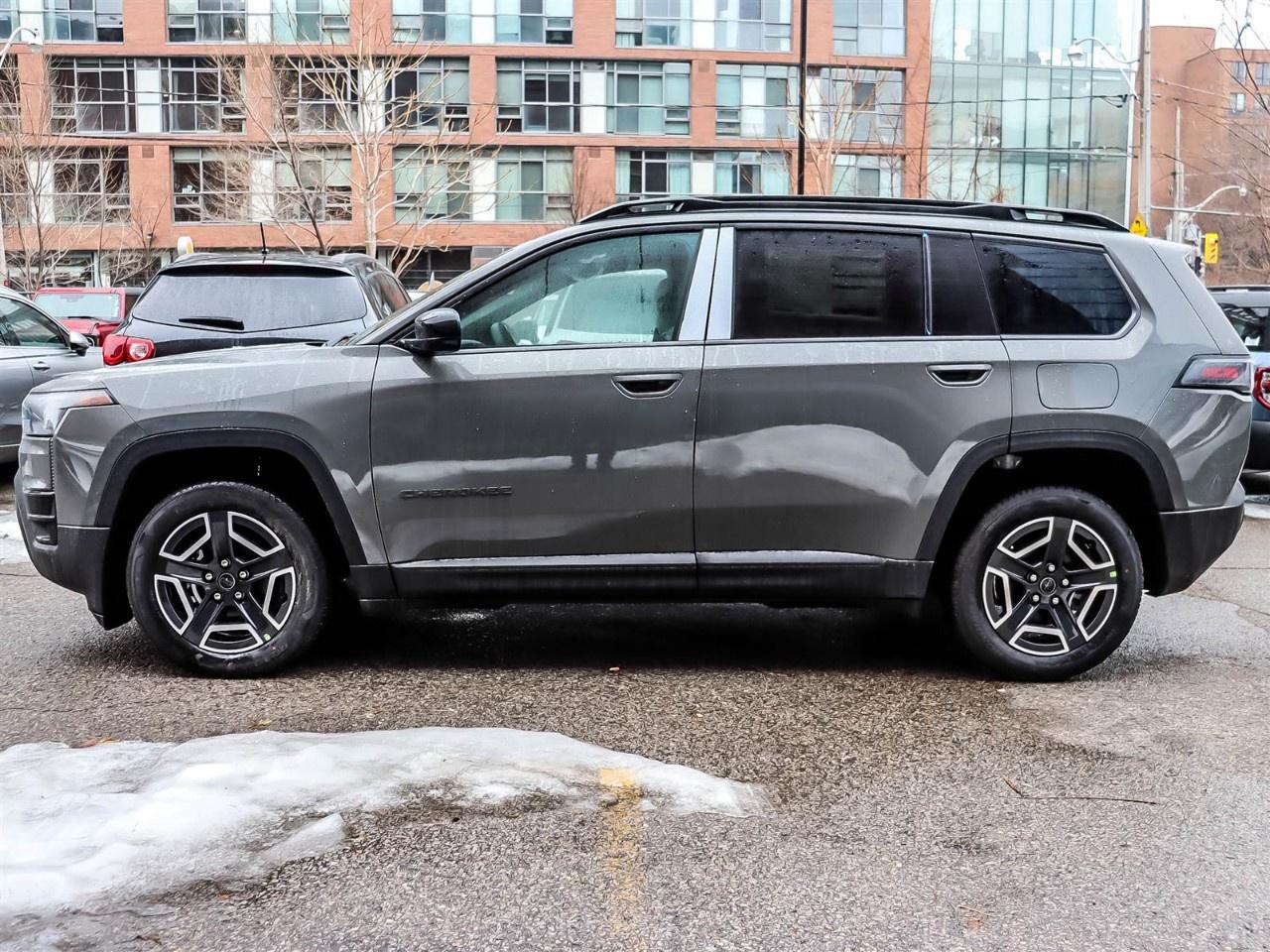 2026 Jeep Cherokee LAREDO 4x4 Photo