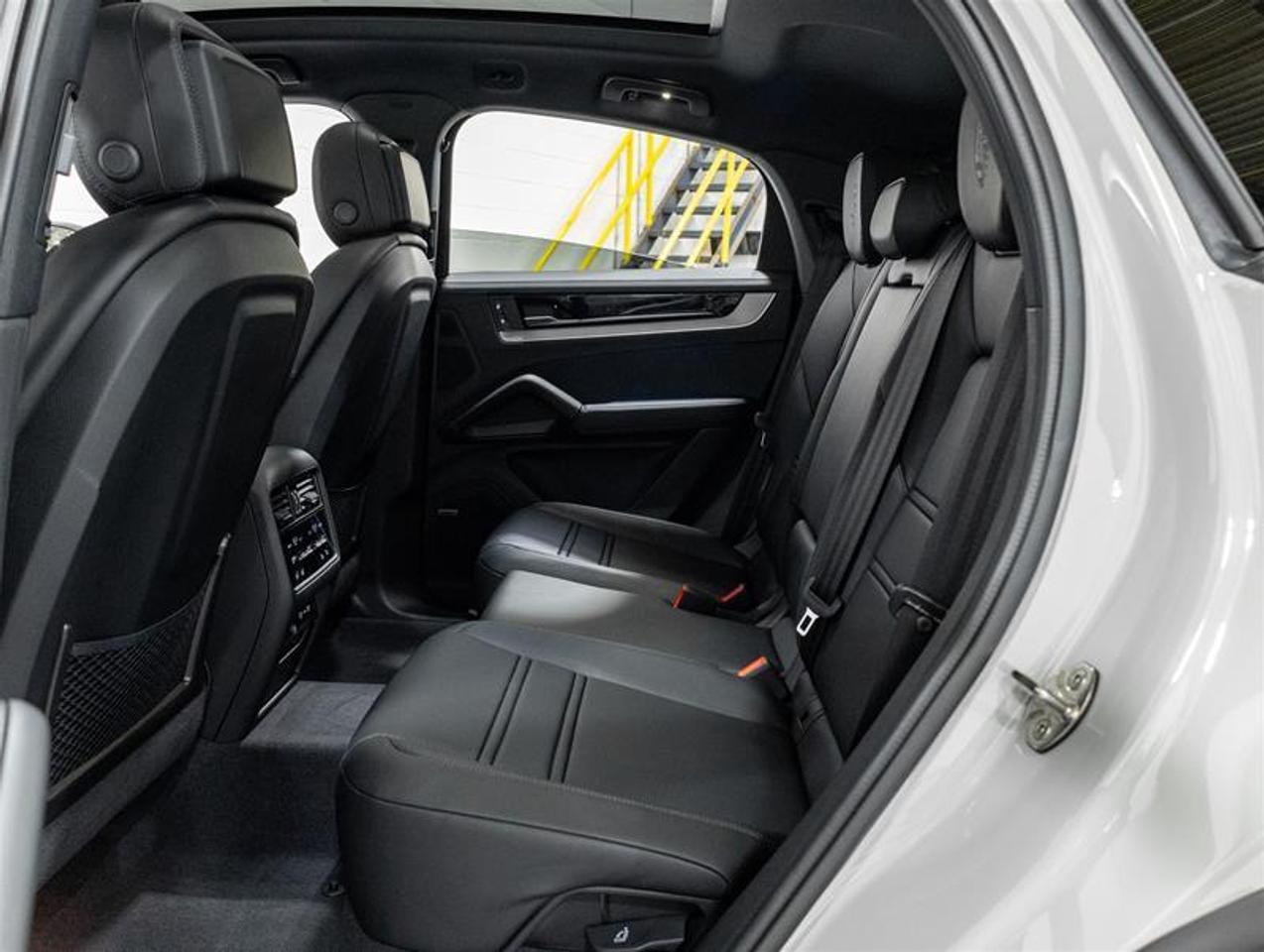 2026 Porsche Cayenne  Photo