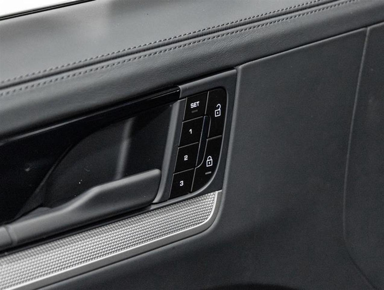 2026 Porsche Cayenne  Photo